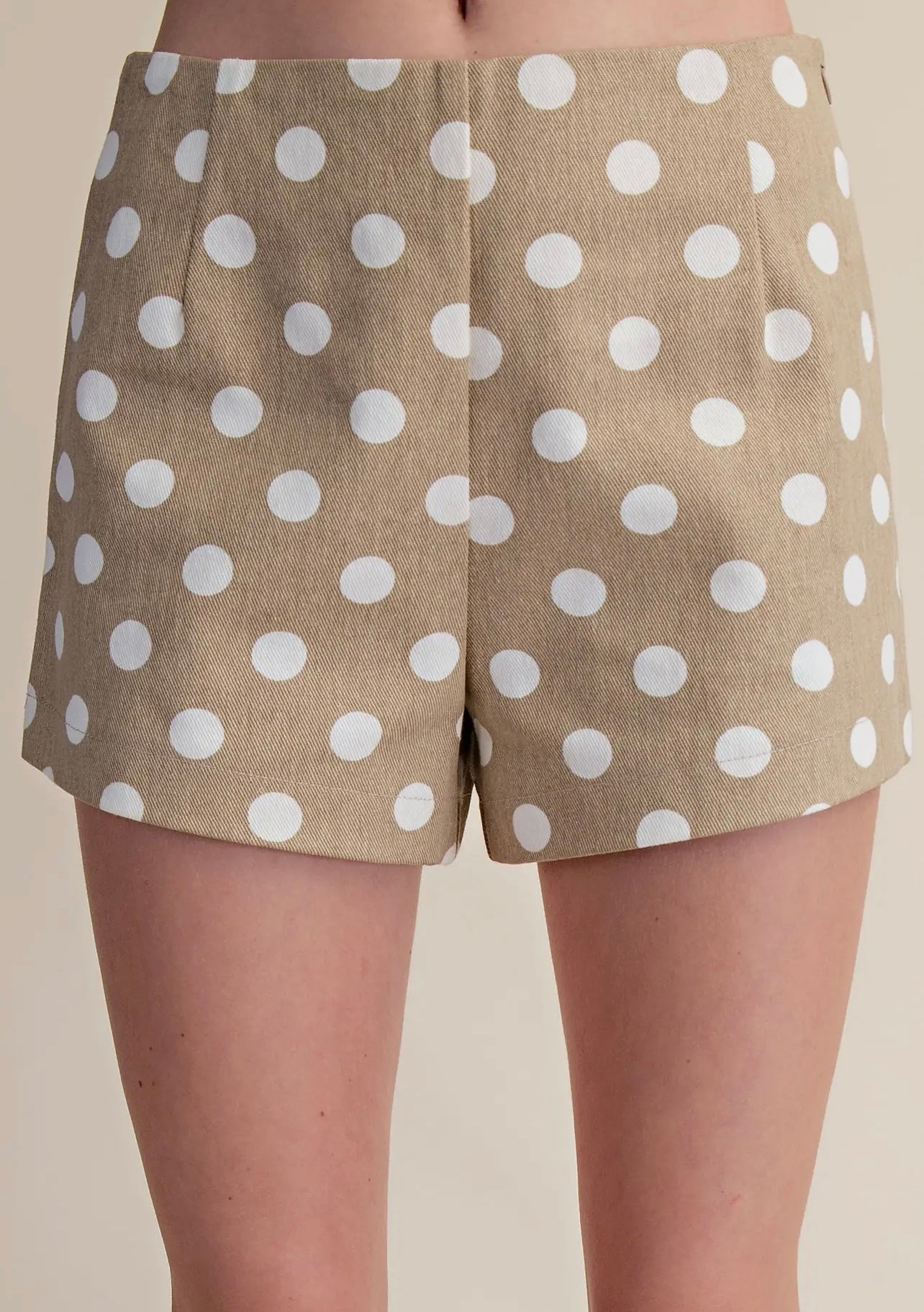 Uptown Girl Shorts - tan