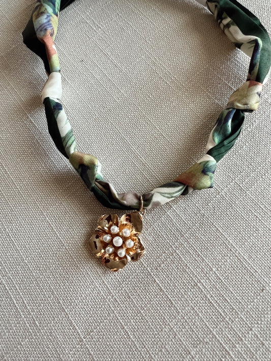 Pearl Petal Scarf Necklace